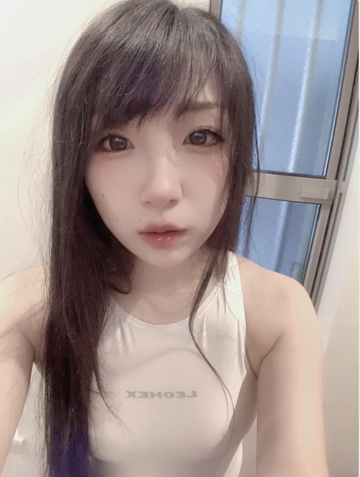 chiori_chan : 白レオタードおしっこ