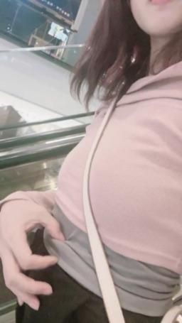 lovemeredith : 猜我在哪個影城？答對送片片