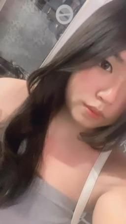 ssjan : 唉🥲一年一次的520 
我竟然還在外面奔波
如果這個節日能有人關心或是陪伴
就算有再多的勞累我都會撐過去的🥹