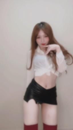 sexyrabbitt : 😈櫃姐化身老師 來上舞蹈課嗎❤️