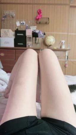 nabe_beauty : 有迷有寶寶是腿控的
娜比的腿是你的菜嗎😳😳