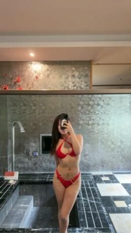 selinamimichen : 一起跑鴛鴦浴嗎🥰