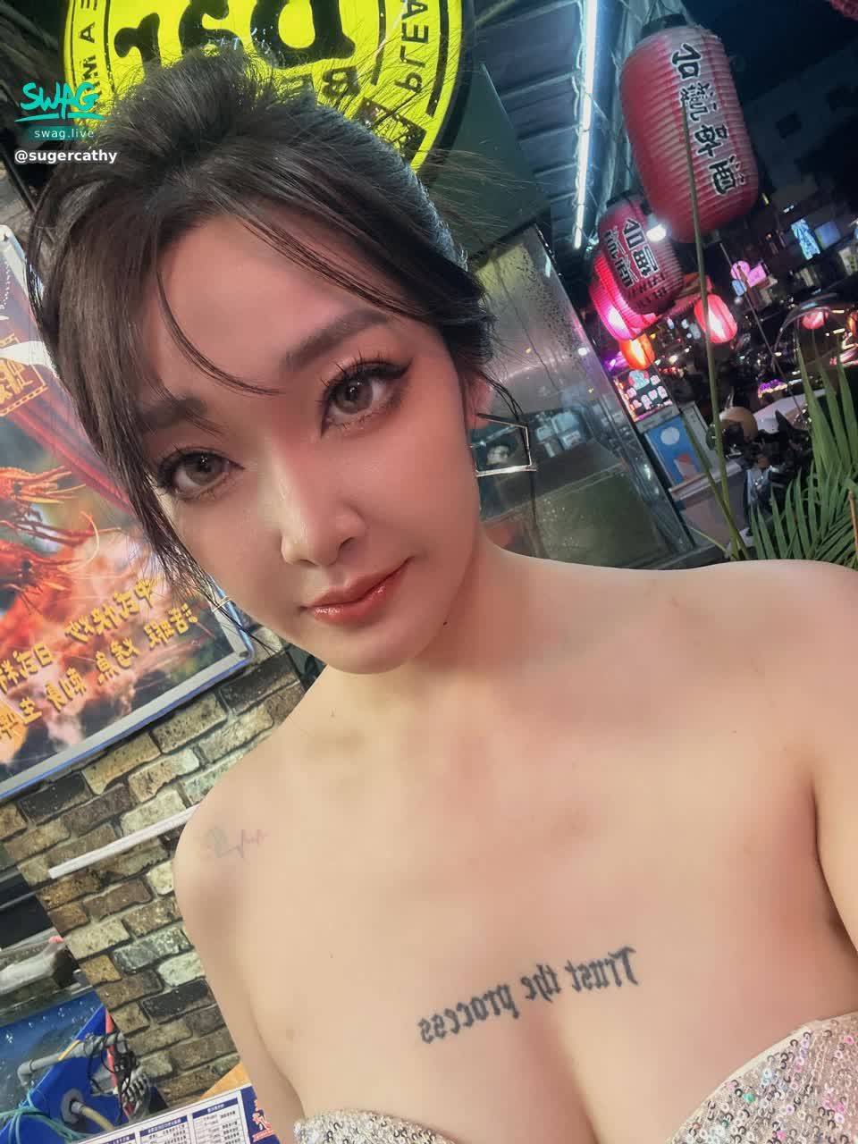 sugercathy : 今天聊天室只差50萬口以幫幫凱希達標嗎😥
剛手術完看不太清楚

需要寶寶們幫忙

想要大尺實戰片都可以，影片內容豐富眾多