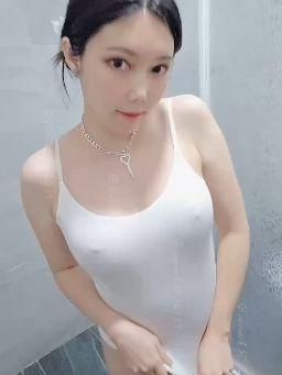 shallybabe : 想看我洗澡洗奶嗎🫦