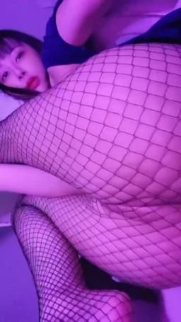 miyukibaby : 近距離讓你看👀💢網襪直穿的鮑魚🫶🏻