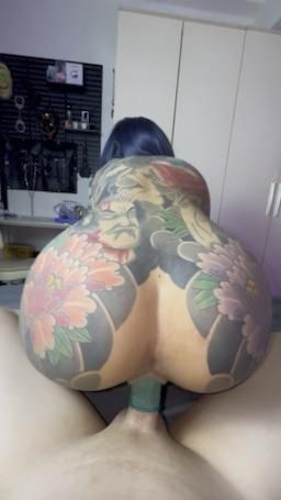 69greengreen : 高人氣年輕女主播🔥獨家性愛片段‼️女上位背後超會搖 有健身的女孩果然不一樣💯