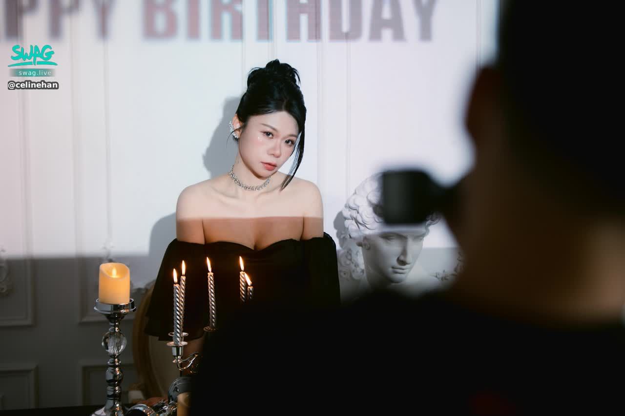 celinehan : 🔥活動最後一天‼️ 🎂 倪妮5月生日企劃 🎂 直播抽籤‼️
⏰ 即日起～5/30 23:59截止
💄 6/7 晚上22:30 抽籤 💋
-
大獎好禮等著你🎁
🥇 頭獎1️⃣名：一日女友 💕
🥈 二獎1️⃣名：甜蜜純約會 💖
🥉 三獎2️⃣名：(原味小褲、倪妮生日小卡、客製片片 🥵）三選一
-
🔥活動辦法🔥
於”直播間”刷指定禮物「德國KitKat入場券」
🇩🇪 5張投票券 = 5支籤 
🇩🇪 10張投票券= 14支籤 
⭐️ 凡參加的哥哥 皆可獲得「限定版」大尺露臉淫片1部 😈 
🔥聊天室刷999口紅💄
-
💎 生日限定專區 💎
刷200張投票券 🉐 純約會1次
刷1000張投票券 🉐 純約會12次(一年內需用完，地點限台中）
✅ 約會地點限台中or 雙北地區 ❤️
✅ 見面內容為吃飯、逛街..等等
✅ 任何問題歡迎私訊詢問 🙋🏻‍♀️