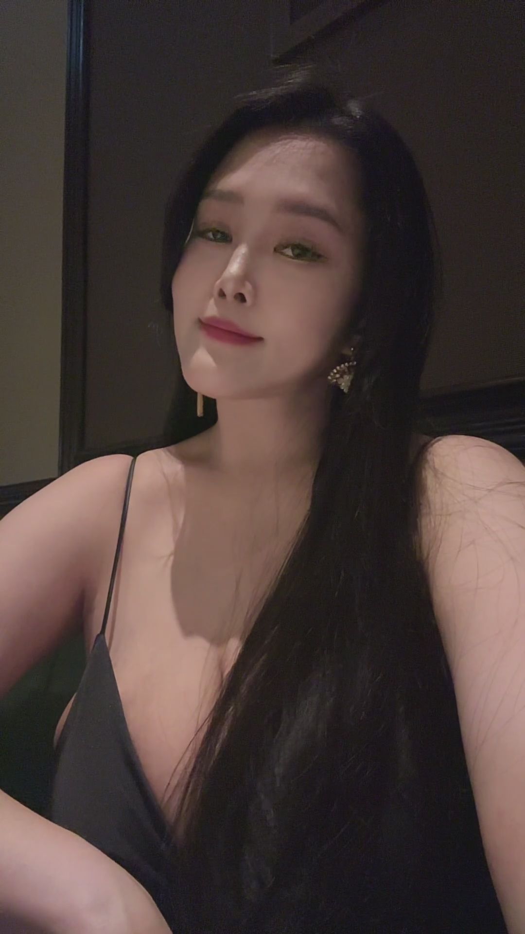 kathyicup : 六月電影約會日期公告📣 
3、4、5、6、7、8、9、10、11、12、21、22、23、24、25

禮物門檻：34999手拿包x1
私訊我確認日期再送禮❗️一樣先搶先贏唷😈凱西7/6開始會暫停約會兩個月，如果在那之前想看到我要抓緊六月份唷😍

新粉留言「想了解約會」,凱西會回覆你們唷😆