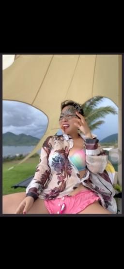 madamphoenix : Horny Outdoor stream 🎥