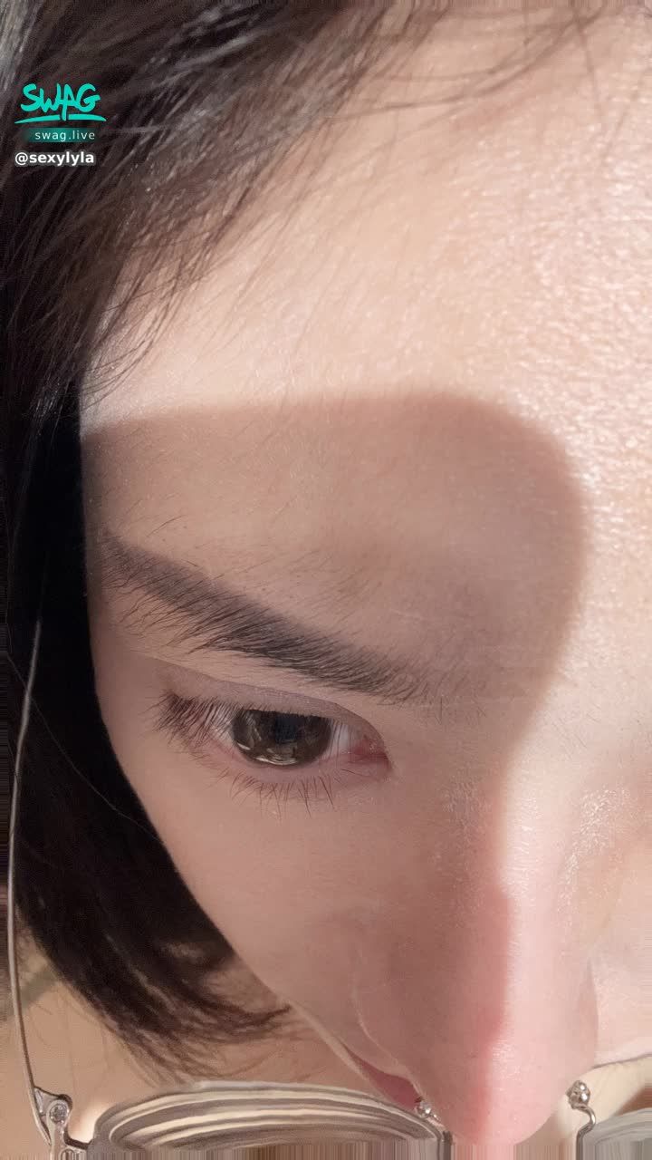 sexylyla : 哥哥對不起🧎‍♀️
剛剛手機過熱直接shut down 
奉上露臉照道歉🙇‍♀️🥺🥹