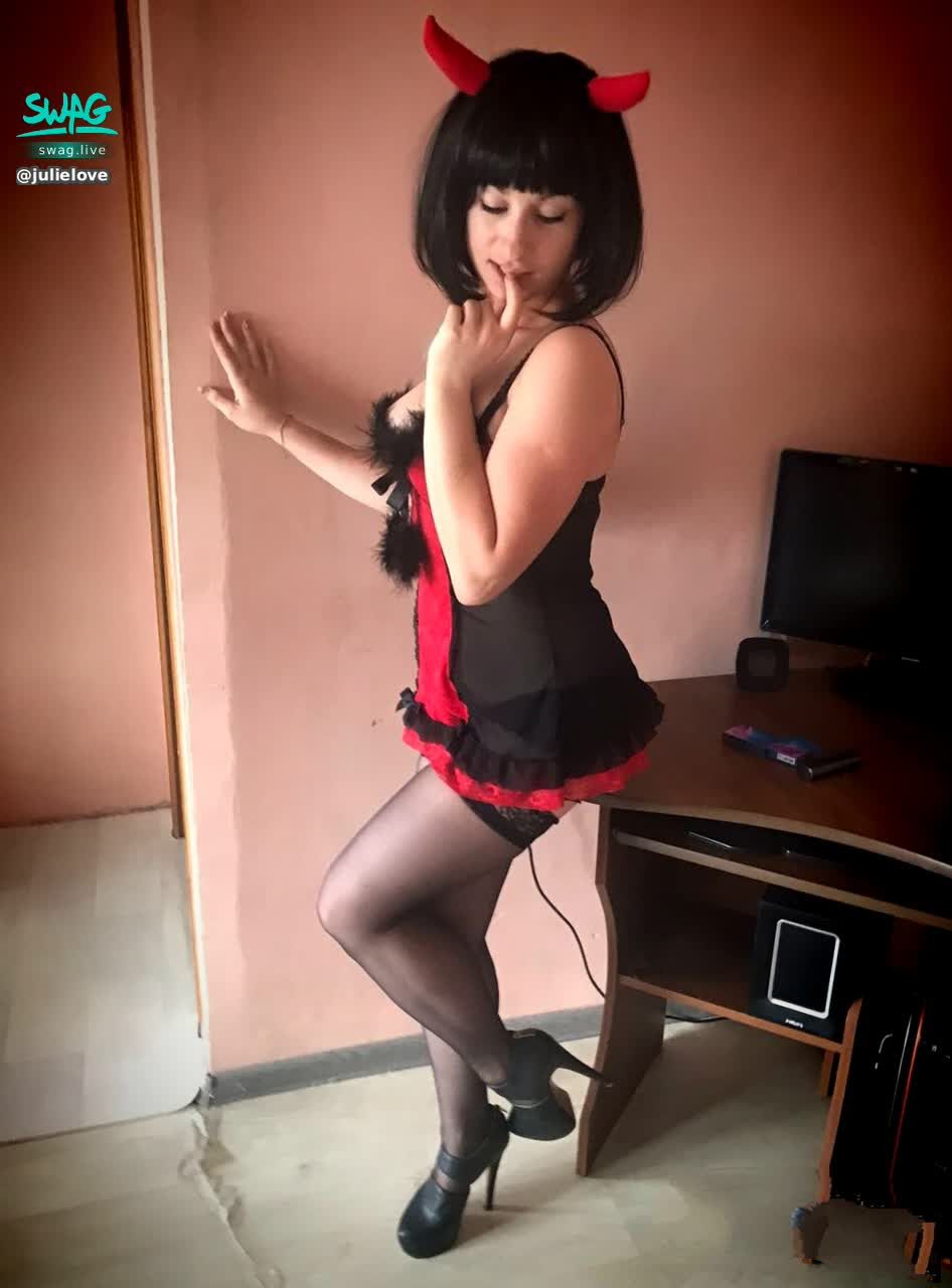 julielove : sexy devil