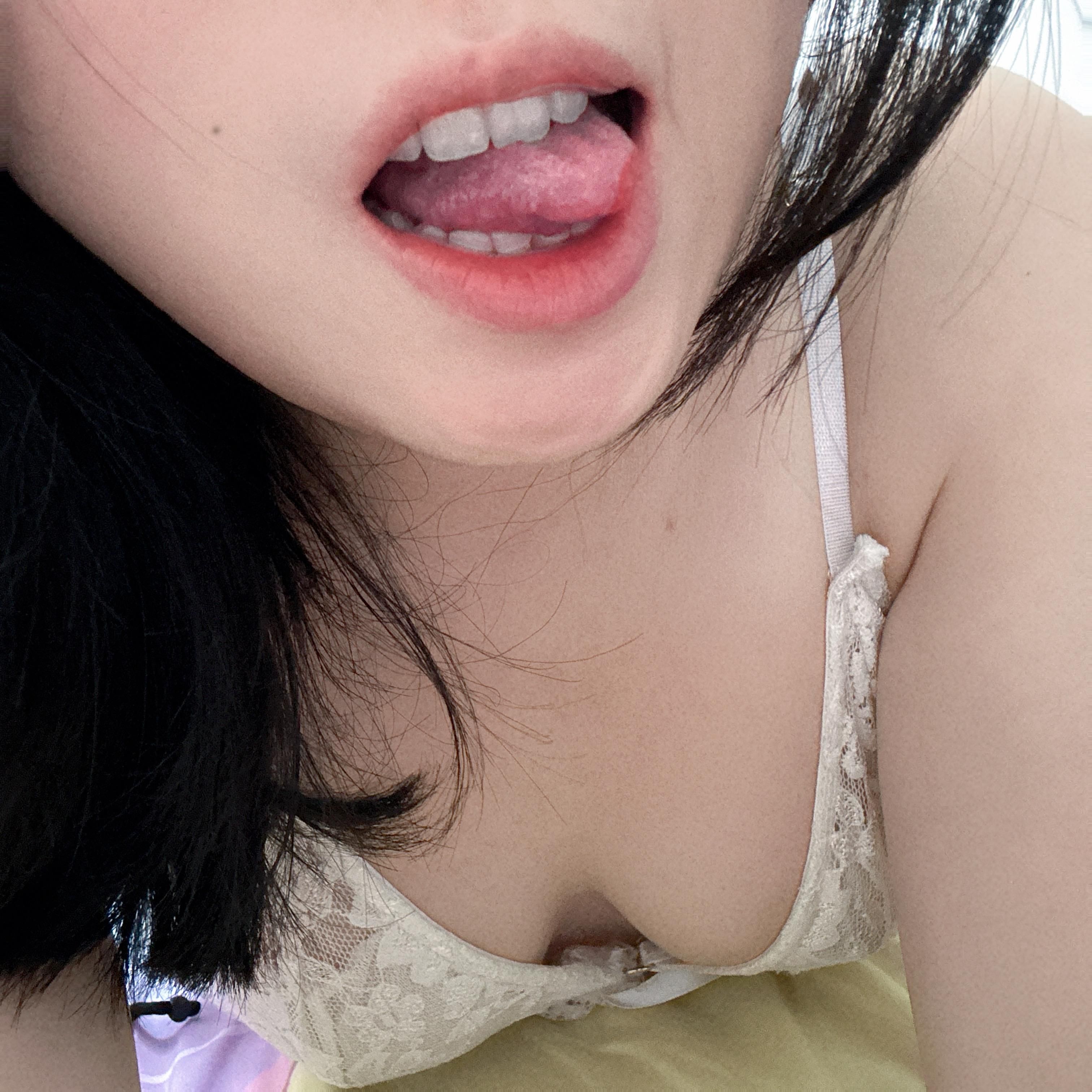 littlemilkmelon : 記得要開聲聽哦Babe #害羞