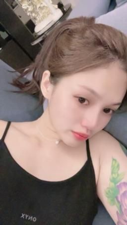 littlexbear : Babe眼睛要瞎掉了🤨