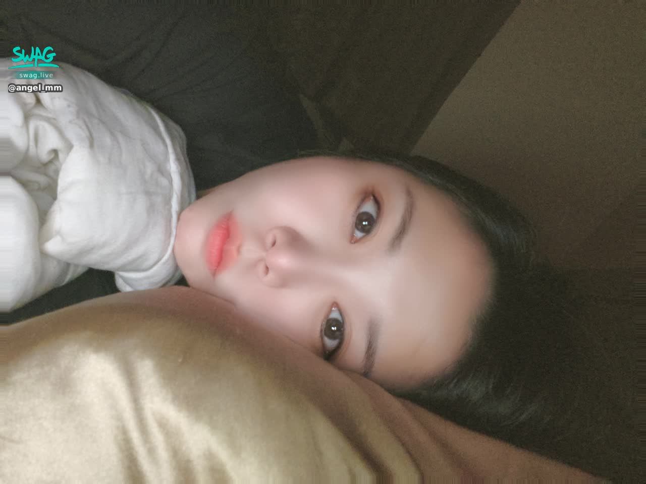 angel_mm : 很累但還是睡不著== 有人跟我一樣最近都在失眠嗎？