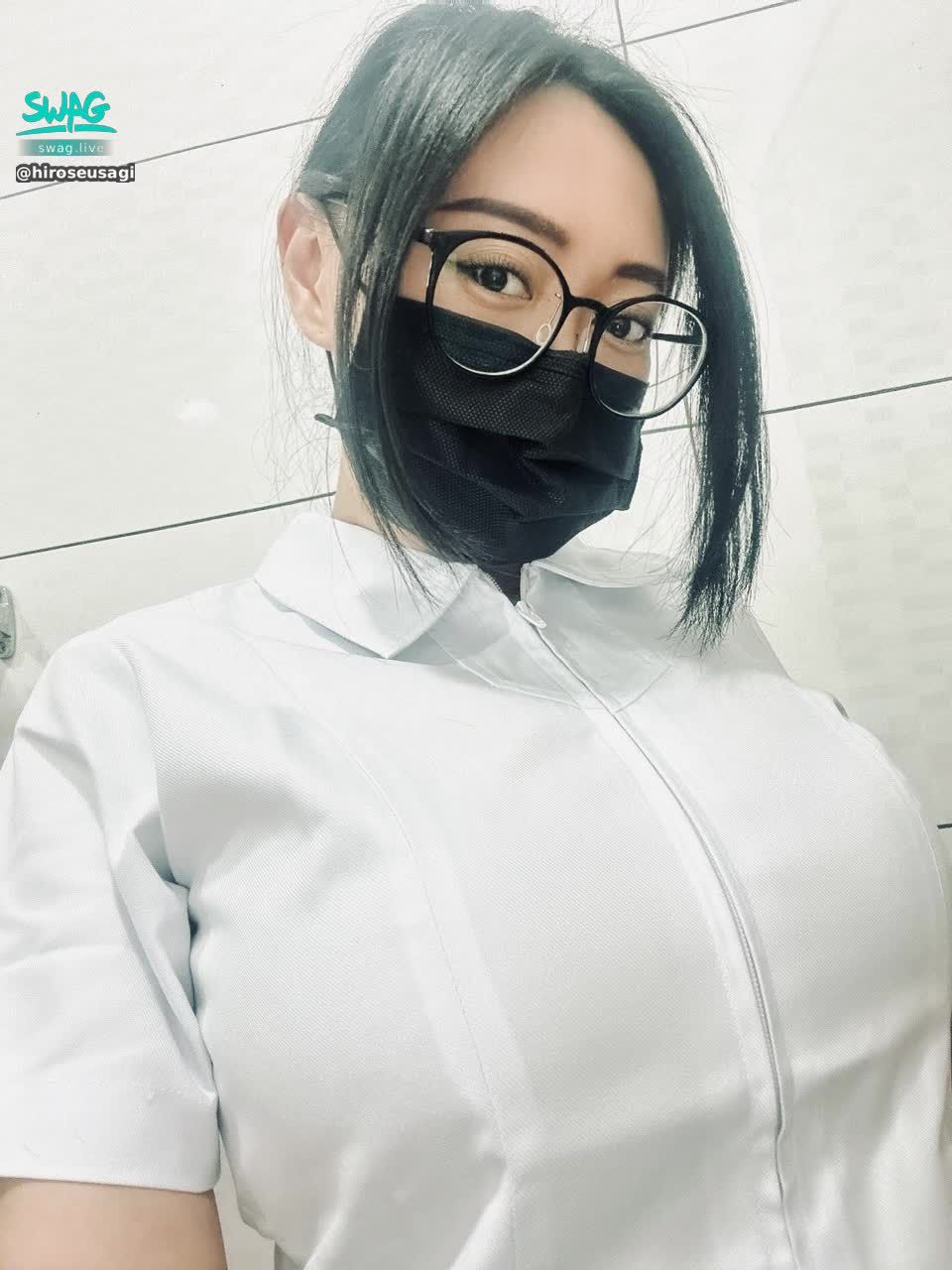 hiroseusagi : 制服是不是太緊
胸部看起來很大呢⋯🥺