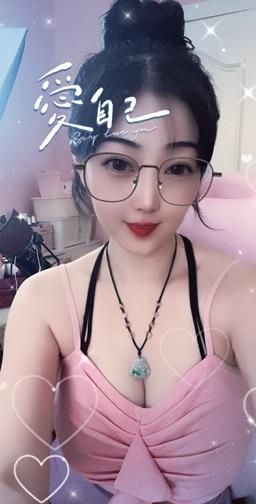 pe8434 : 眼镜戴的带劲不