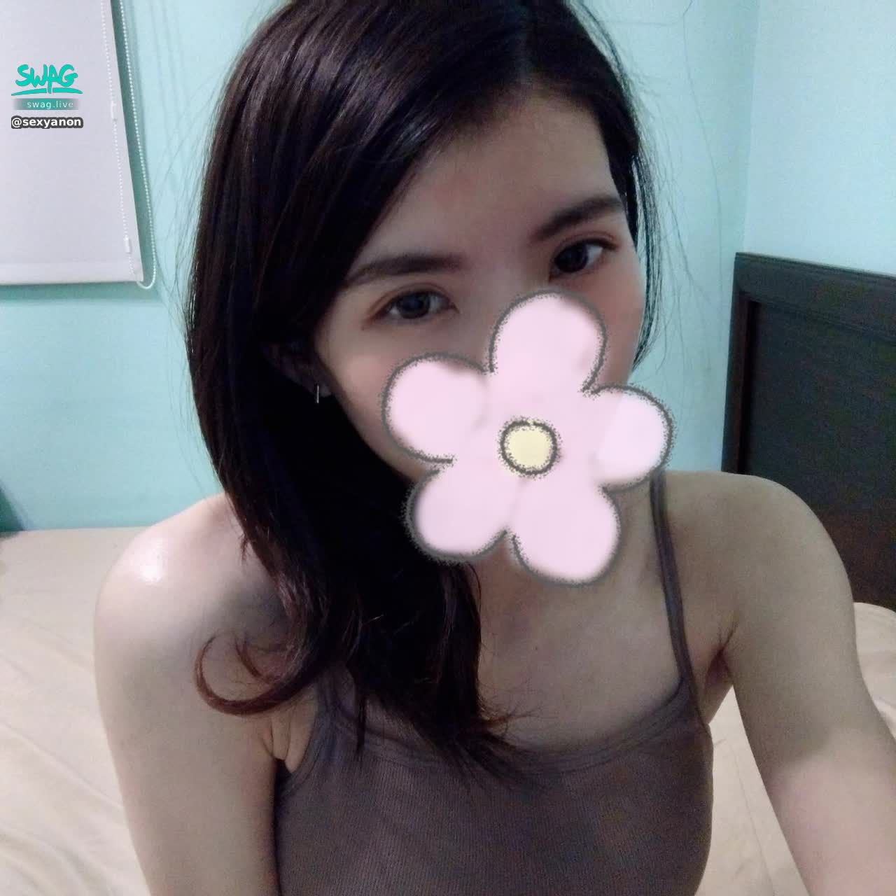 sexyanon : 今天10點直播喔～ 🥰