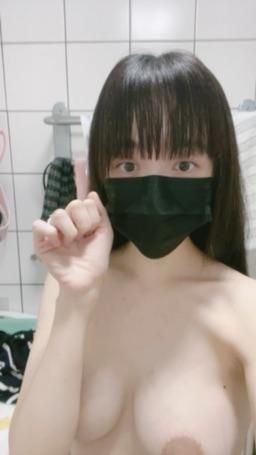 tutu0908 : 準備洗澡囉～光是內衣脫下來就快要滴ㄋㄟㄋㄟ了>_<
#奶 #露點 #生活 #美#sexy