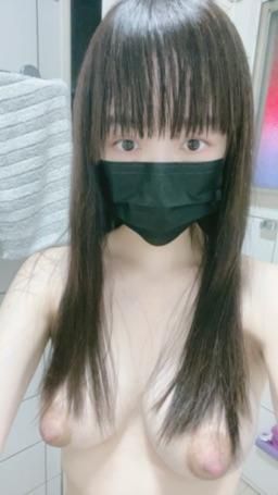 tutu0908 : 洗澡前欣賞一下自己XD
#sexy #性感 #生活 #奶 #露