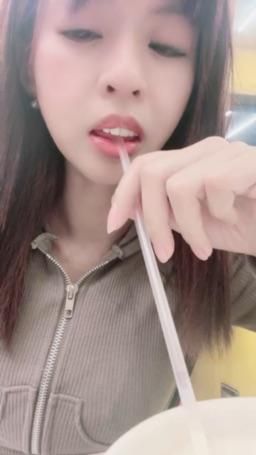 lovemeredith : 吸豆漿，不夠熱；你打熱豆漿給我喝好不好？