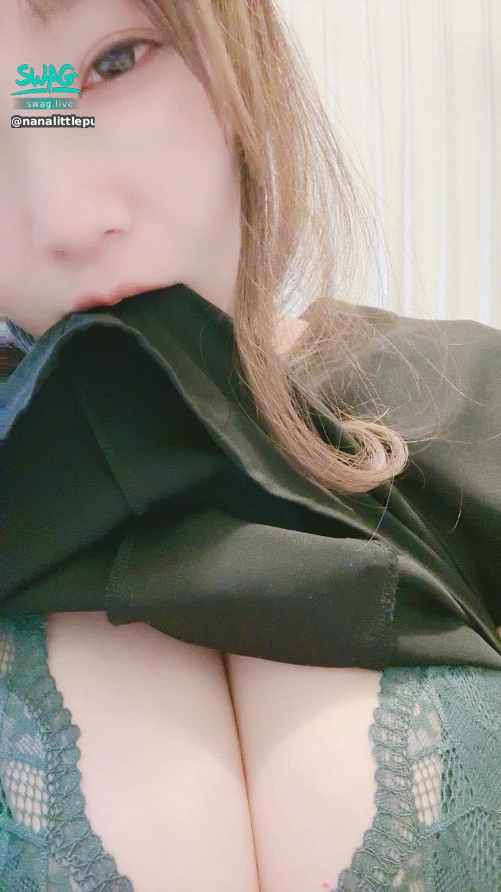 nanalittlepupy : 用胸部懲罰好了

#巨乳 #大奶 #sexy #乳溝#內衣