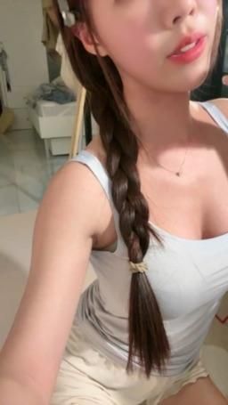 sharonnnnn : 偷偷誘惑一下🫣⋯想看接下來會發生什麼事嗎😳💓