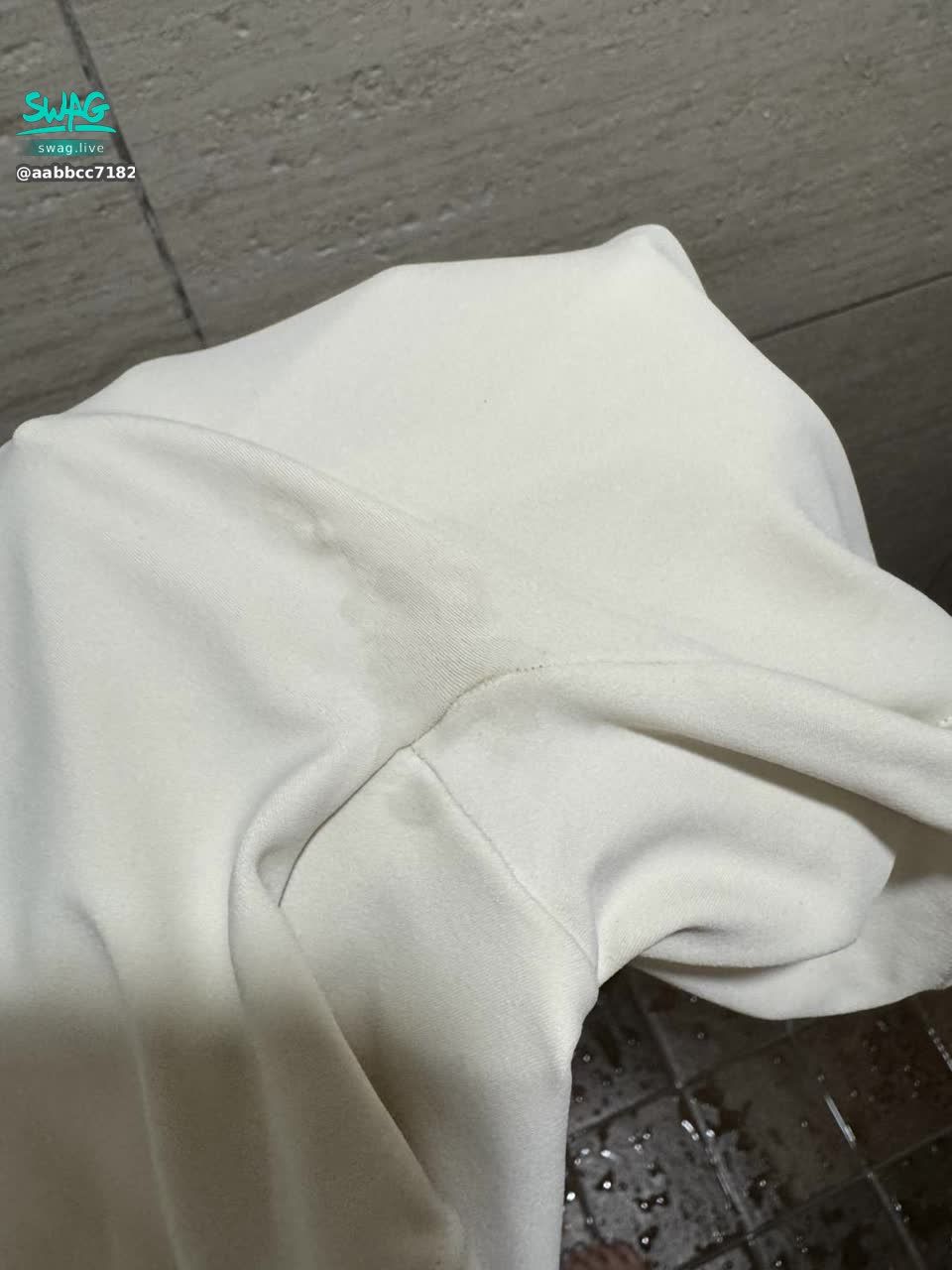 aabbcc718293 : 健身沒穿內褲，訓練完超濕💦