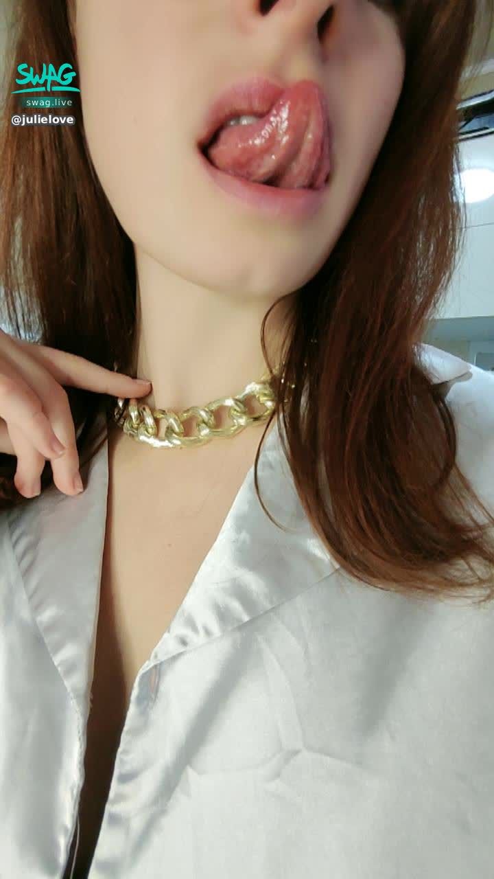 julielove : lips and tongue 🫦