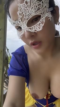madamphoenix : OUTDOOR FUCK SHOW