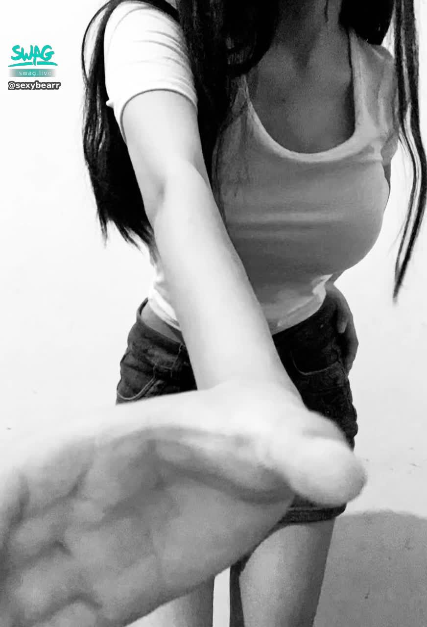 sexybearr : Babe過來 抱我一下🤤🤍 🎁1個巧克力山🉐性感大奶露點大尺誘惑長片🤤🤍