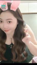 elovetsai : 當下穿著小禮服拉鏈拉不上來的角度,然後用兔女郎的特效覺得很可愛就把它拍下來囉,現在分享給你們看