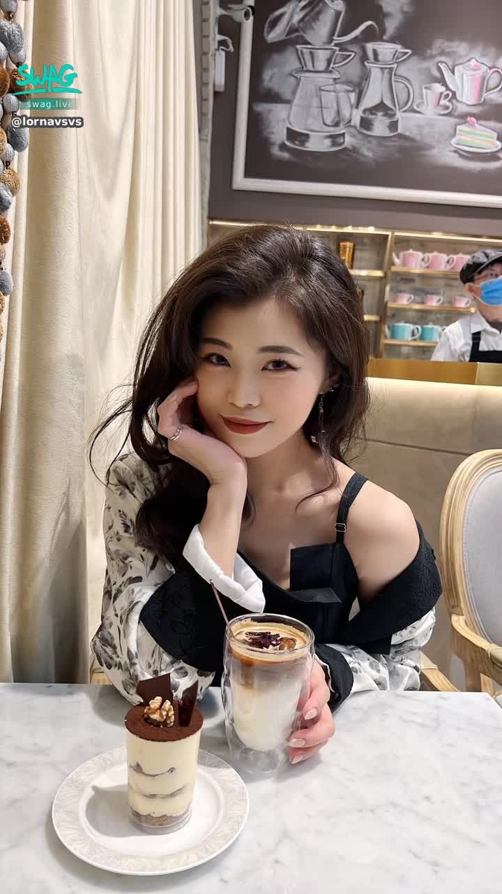 lornavsvs : Babe coffee? tea? or me❤
