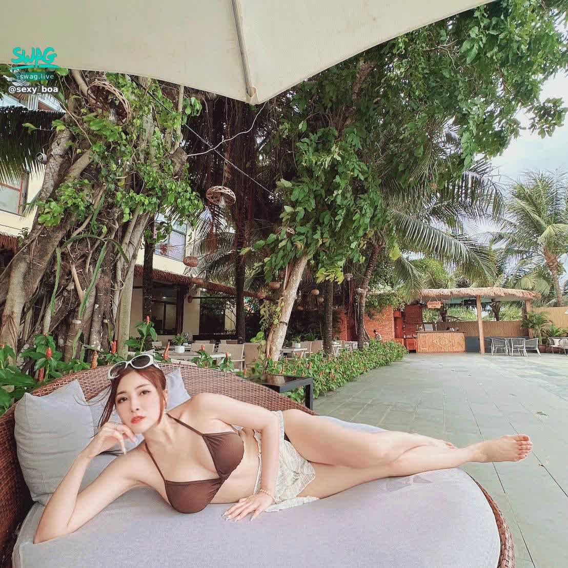 sexy_boa : 想和寶兒一起游泳嗎？👙💋