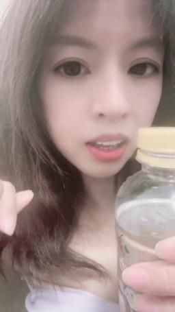 lovemeredith : 喝咖啡，要念書，明天要考試，等你為我加油