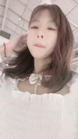 lovemeredith : 剛面試完，你要來找我ㄧ起吃飯嗎？