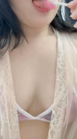 littlemilkmelon : 出最後的吃棒棒，不再出了