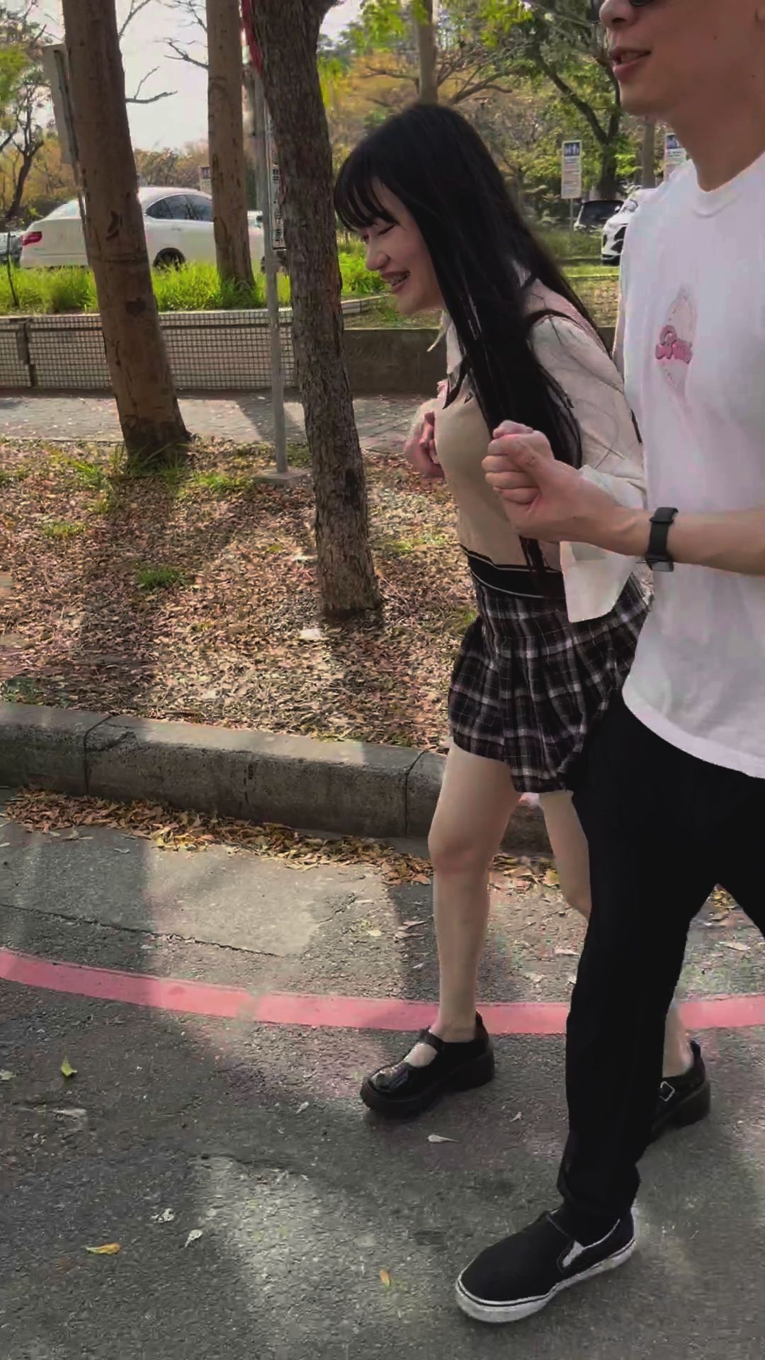 babes.private : 昀希好白好美😍步入夏天的腳步 出門找地方色色已經變成難題...