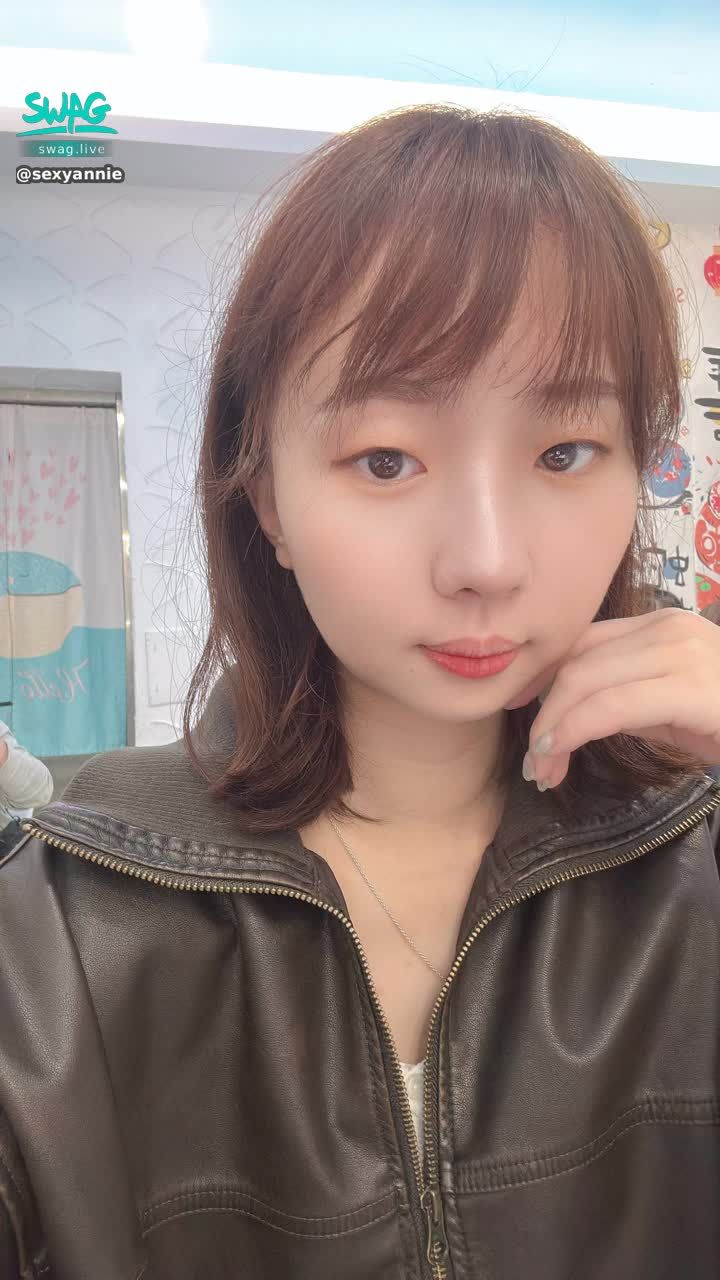 sexyannie : 謝謝大家昨天晚上來看安妮直播～大家可以去追蹤安妮的推特@lnfngy34088❤️