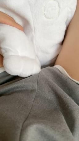 cuteninibaby : 猜猜這是被誰摸了？🤣
猜對親一口😚