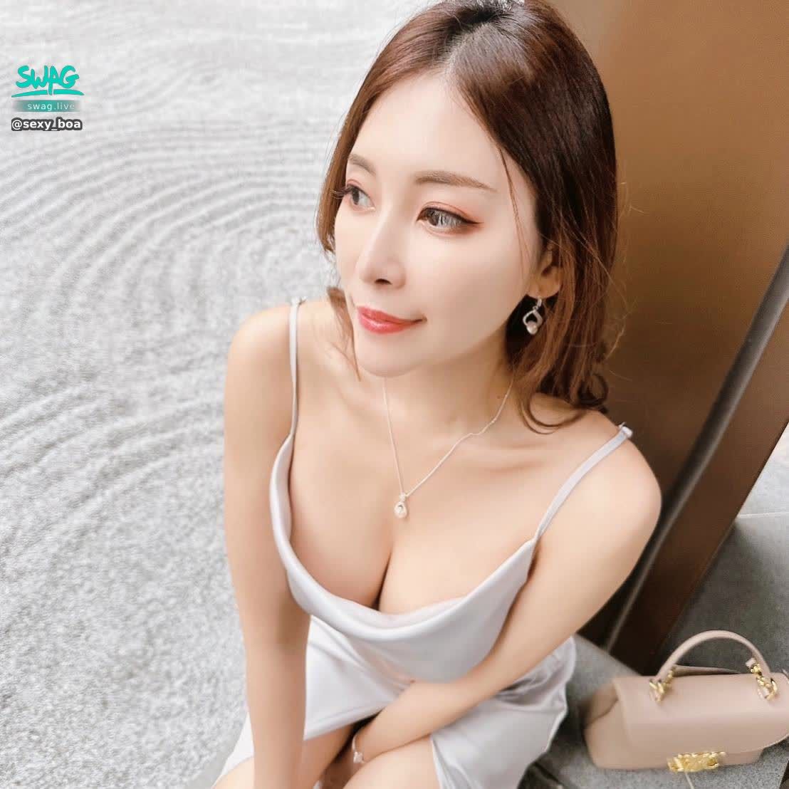 sexy_boa : 🫦喜歡寶兒這個角度嗎？🈲👙🚫