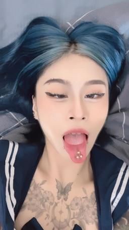 sexyestherr : 🔞阿嘿臉這麼色的表情就像哥哥在操我一樣🔥