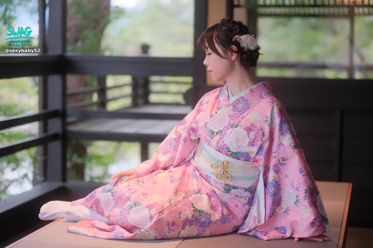 sexybaby5201314 : 感谢哥哥支持,变成热门榜第一女主播了!