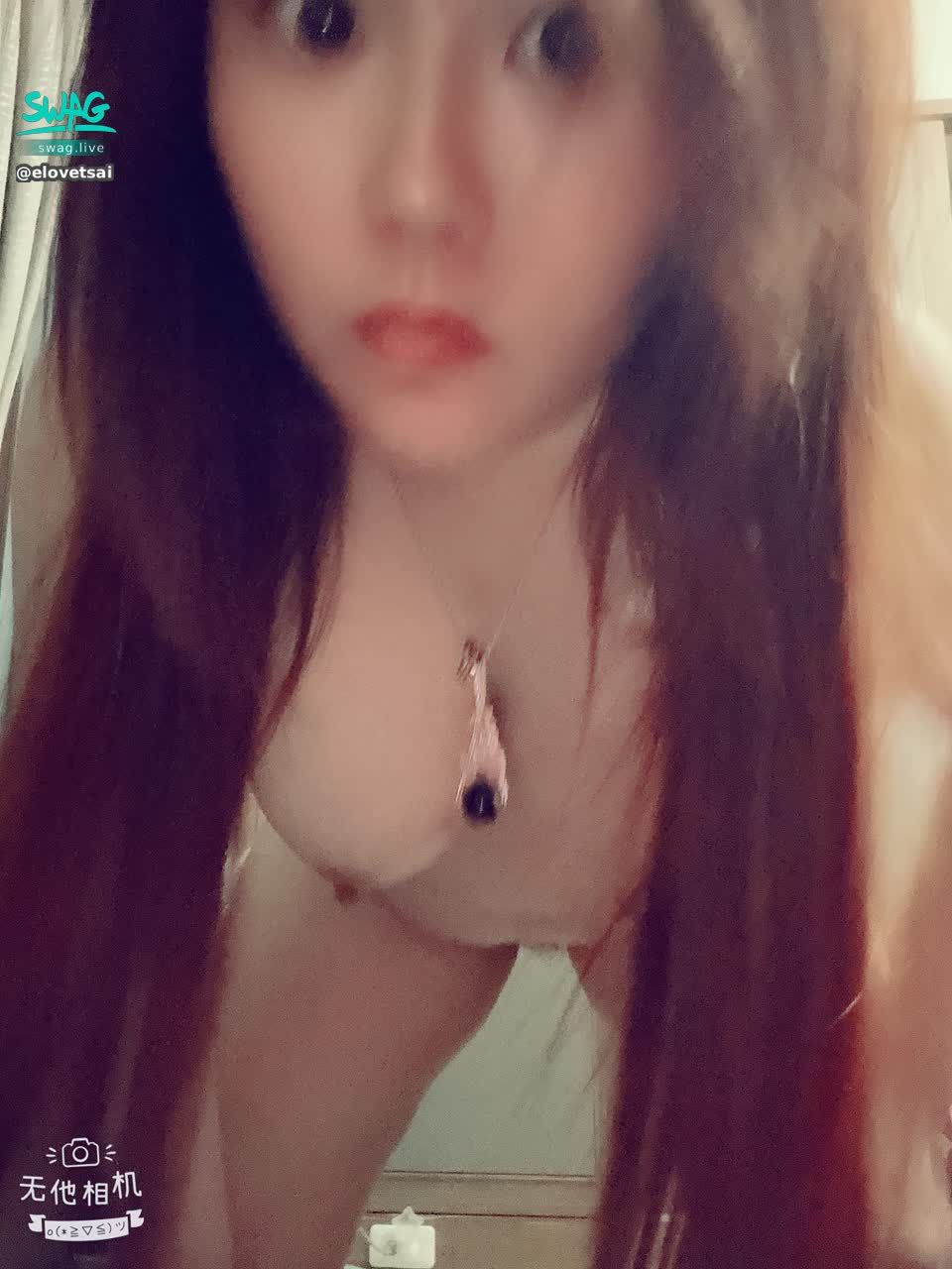 elovetsai : 6/21晚上九點、不要忘記繼續來跟小泡芙歡樂午夜場唷一起不要不要的….請哥哥們一起來跟我硬梆梆！