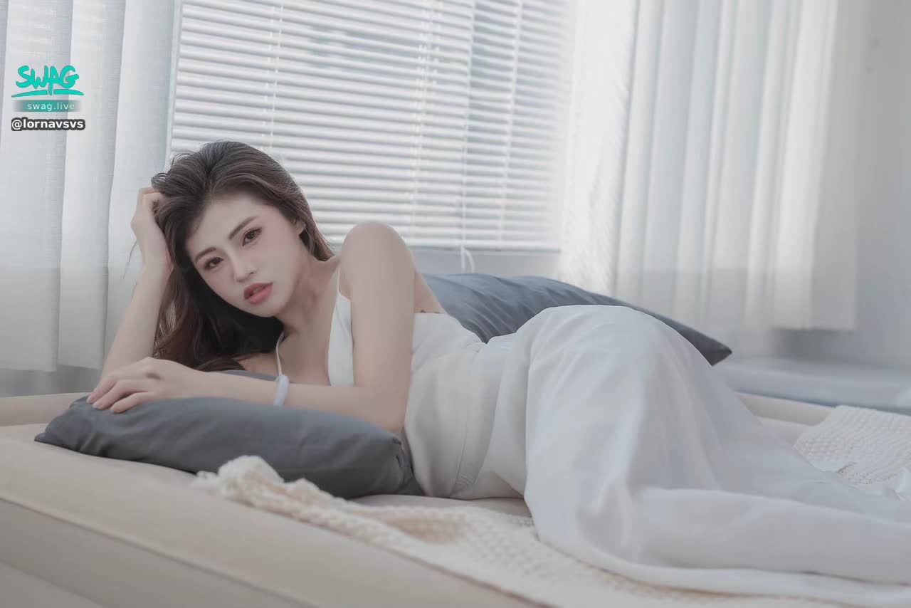 lornavsvs : Babe I’m waiting for you 🥰