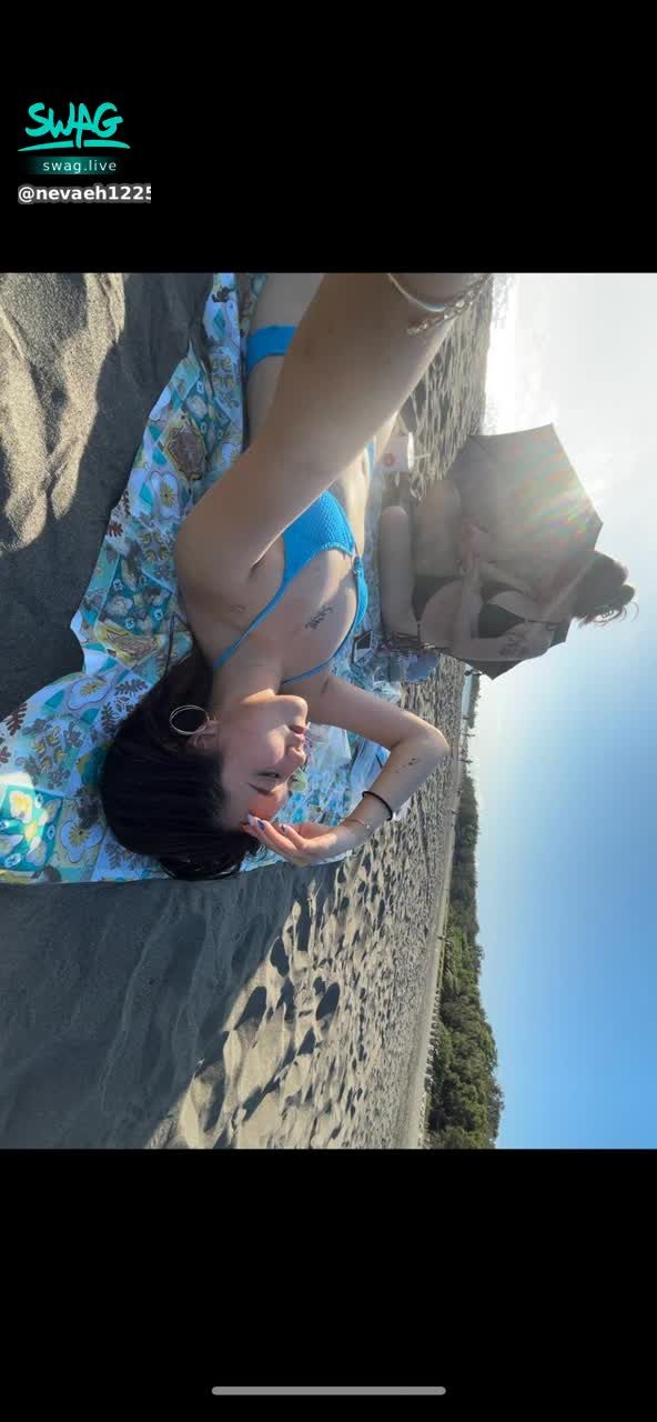 nevaeh1225 : Summer is finally here ☀
Wearing your favorite bikini 👙
Let the sun kiss every inch of your skin
Get your favorite tan 😆

#性感 #比基尼 #sexy #日常 #生活 #奶 #hot #可愛 #戶外