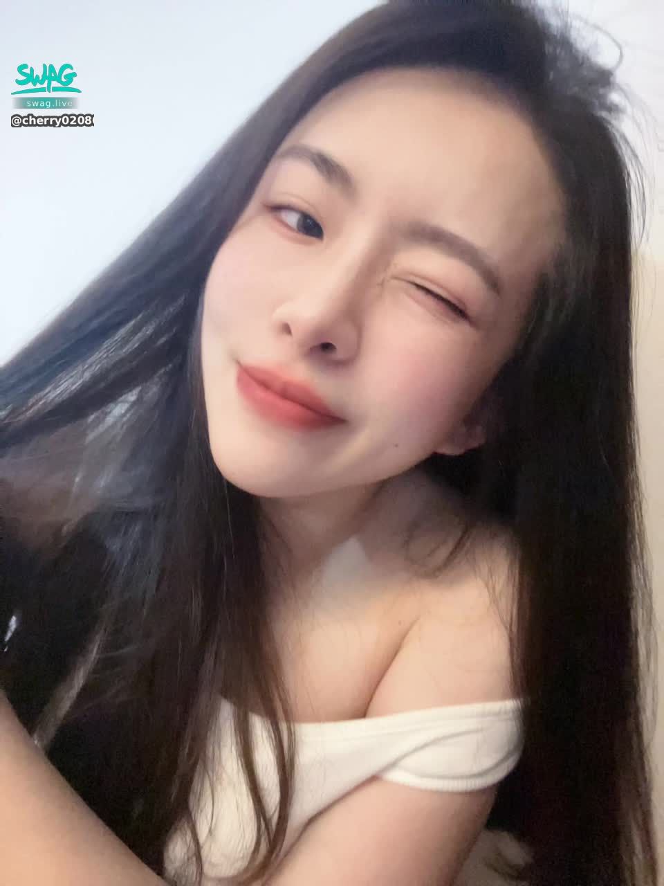  : 6/24 (Tue) 9pm start 🥰
Anyone who catches me being late can private message me
Change a bonus video 😂😂😂

#性感 #露臉 #奶 #大眼睛 #sexy #生活 #私訊 #可愛 #甜美