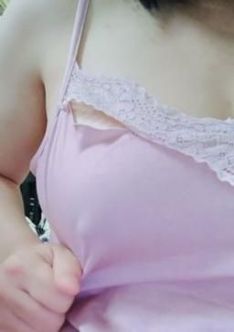 lelelina : Discover new places 💕
The seams of clothes are torn and exposed 🤭🤭🤭
#樂樂 #巨乳 #乳頭 #激凸 #愛撫 #性感 #騷 #白皙 # #性感 #誘惑