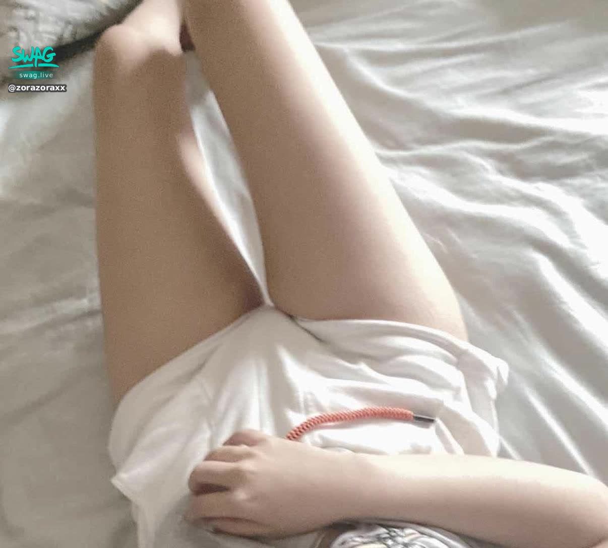 zorazoraxx : 這種短褲一拉開就可以幹了