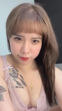 may_yy : Babe今天是草莓口味的麥香奶茶🍓🥤💗