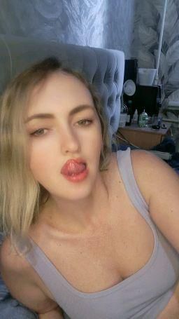 pinkpather : sexy lick lips 💋